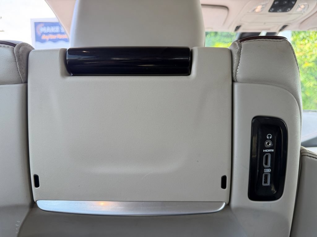 Used 2017 Chrysler Pacifica Limited FWD image 16