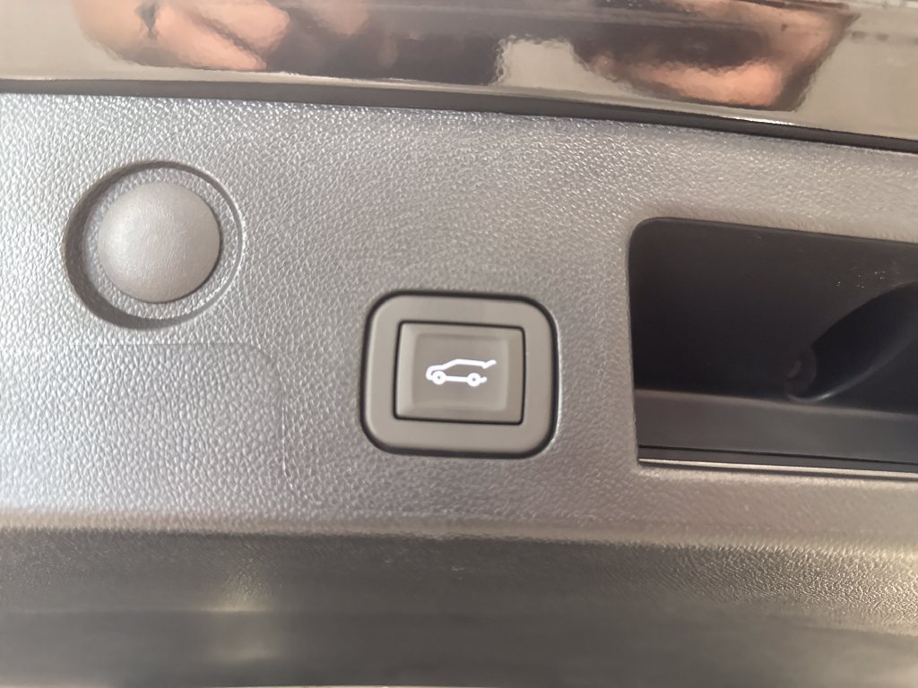 New 2026 Chevrolet Equinox ACTIV w/ Convenience Package III FWD image 41