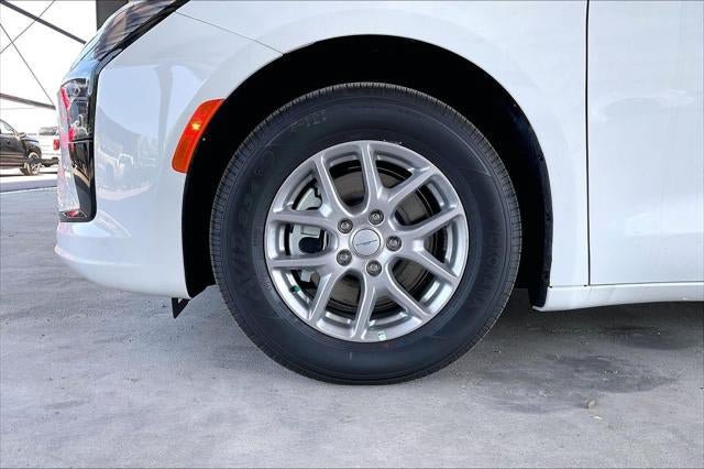 New 2027 Chrysler Pacifica Select FWD image 25