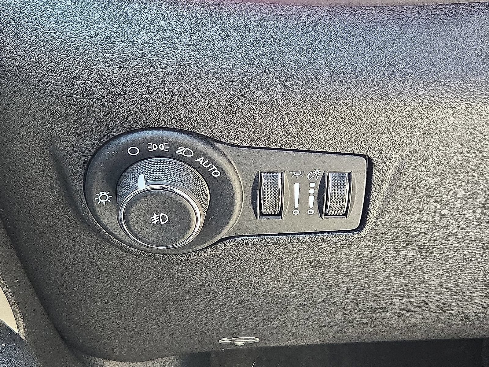 Used 2025 Jeep Compass Limited AWD/4WD image 26