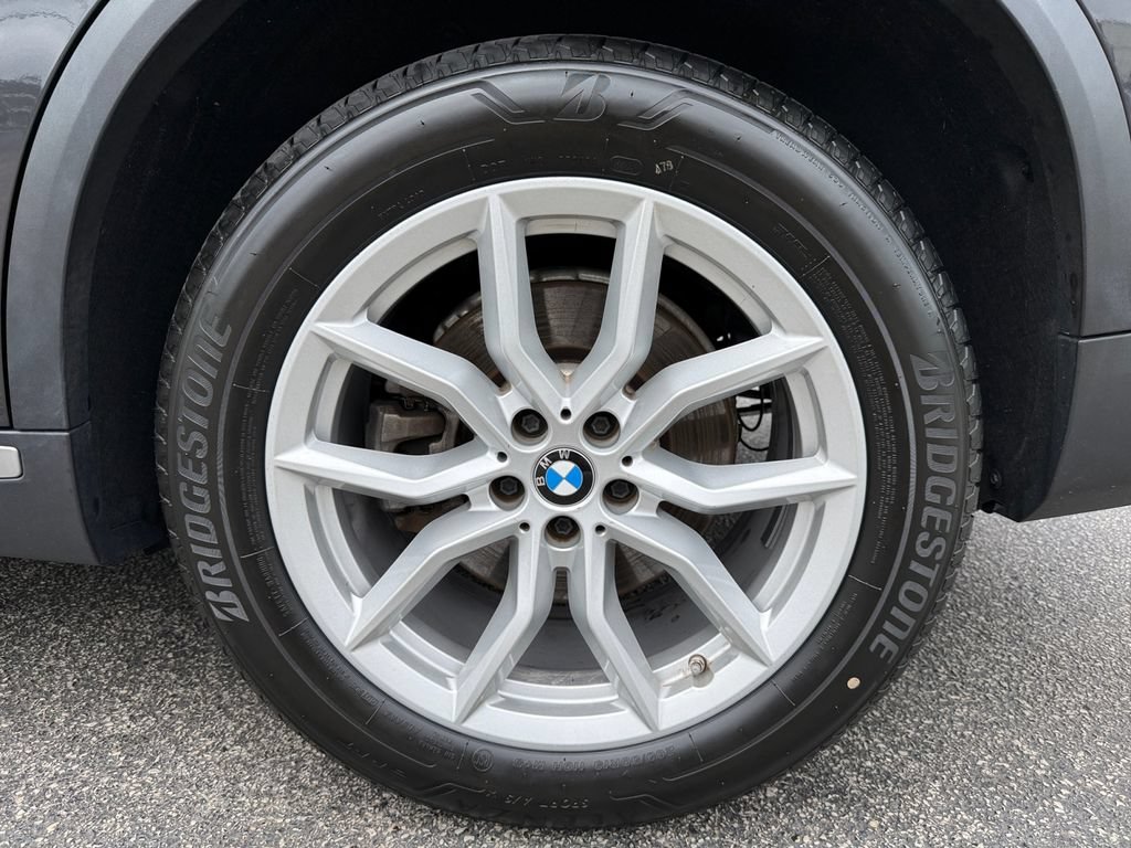 Certified 2022 BMW X5 xDrive40i w/ Premium Package AWD/4WD image 16