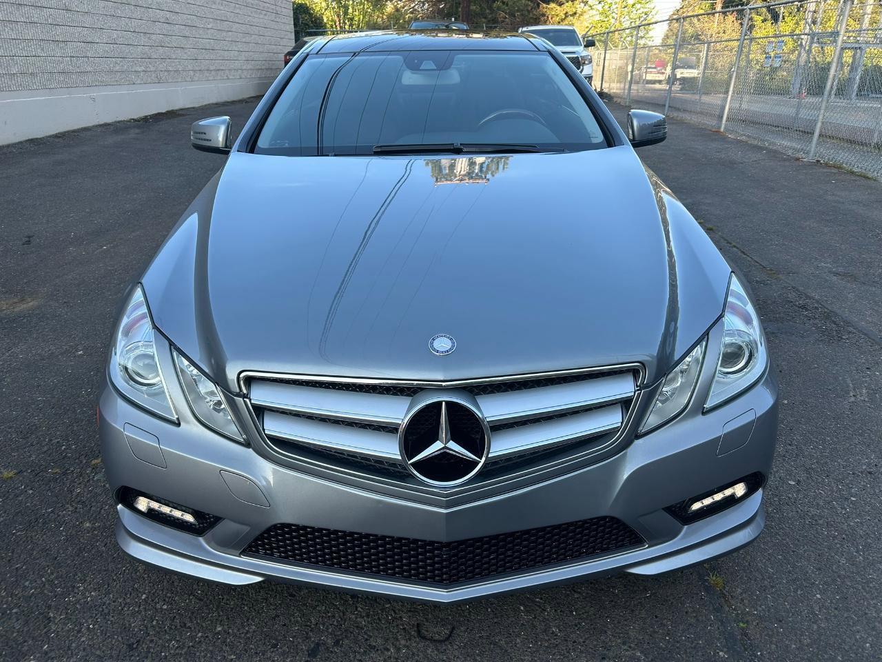 Used 2011 Mercedes-Benz E 550 Coupe image 2