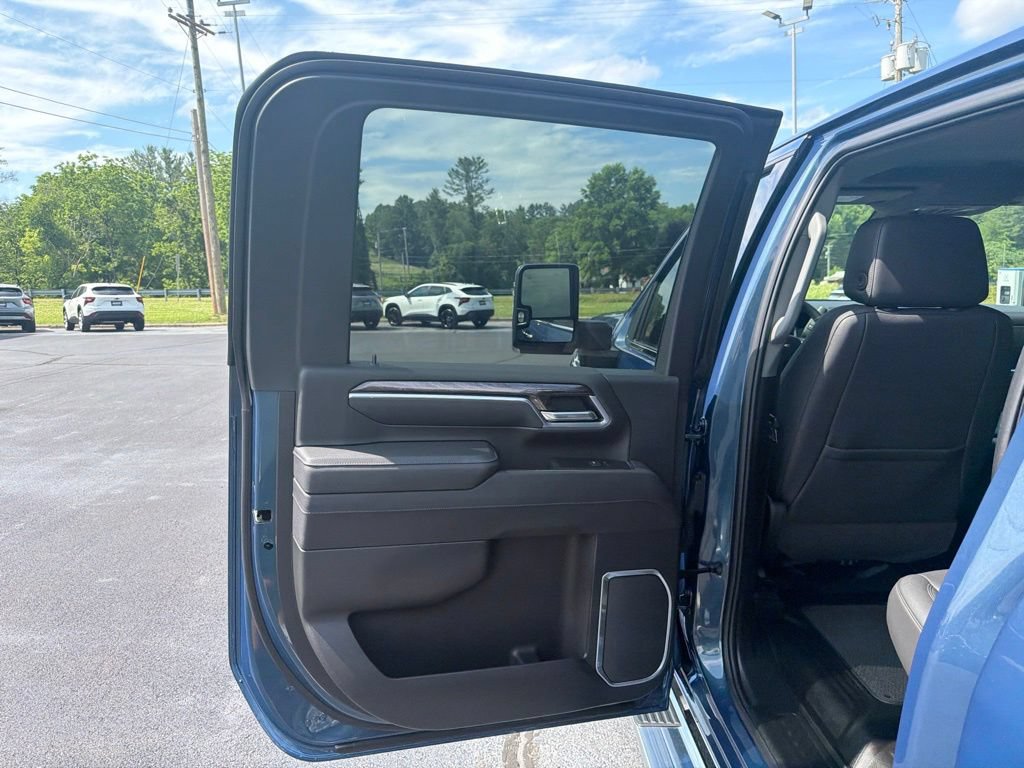 Used 2025 Chevrolet Silverado 2500 LTZ w/ LTZ Plus Package AWD/4WD image 49