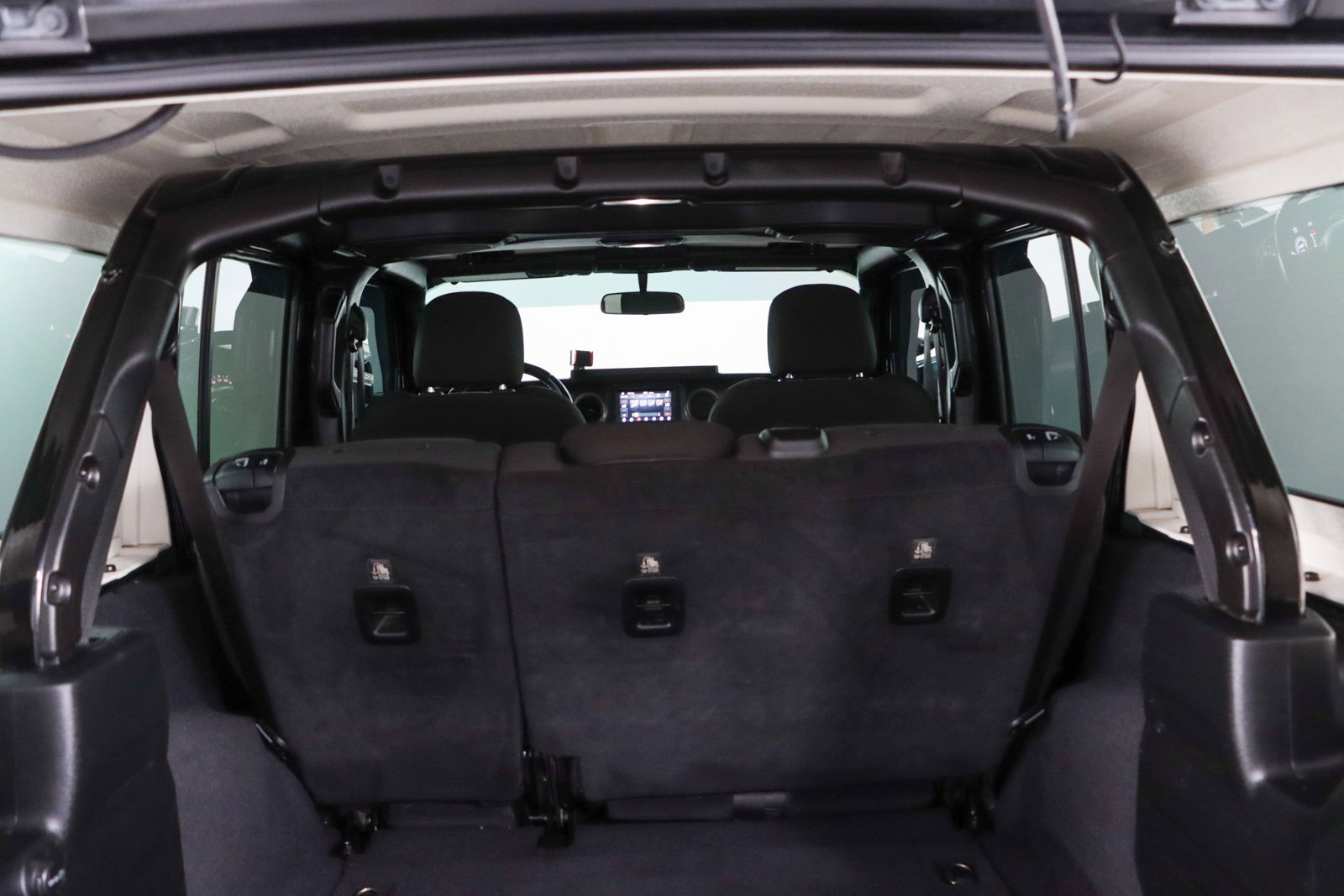 Used 2018 Jeep Wrangler Unlimited Sport S image 29