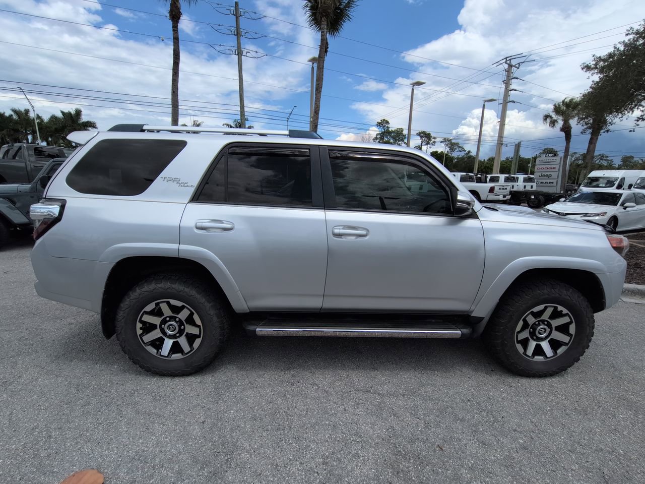 Used 2018 Toyota 4Runner TRD Off-Road Premium AWD/4WD image 4