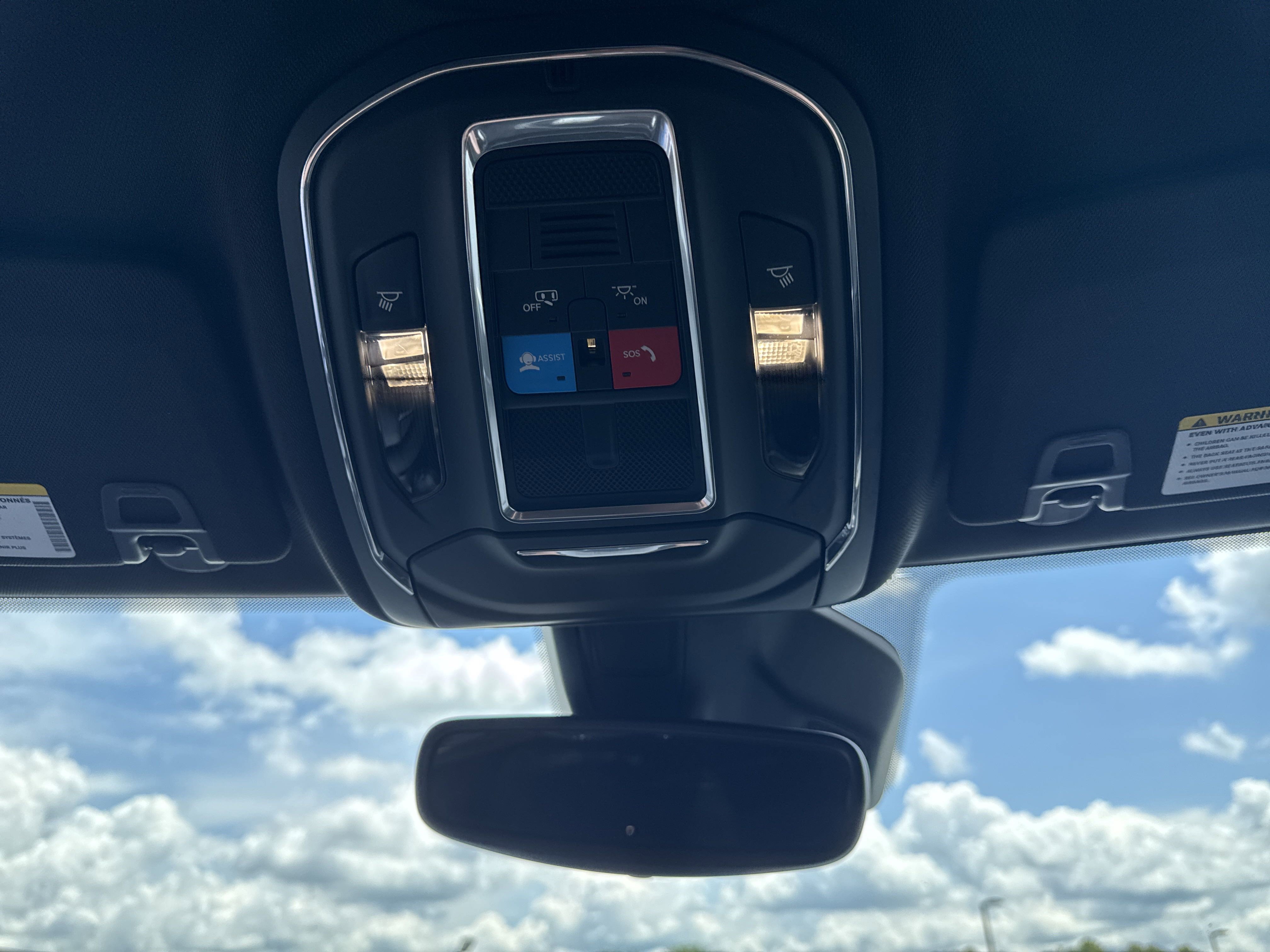 Used 2024 Jeep Grand Cherokee Laredo image 21