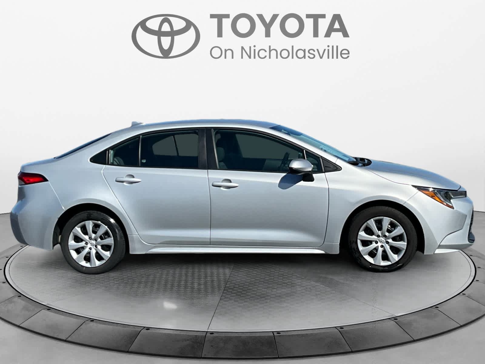 Used 2024 Toyota Corolla LE FWD image 6