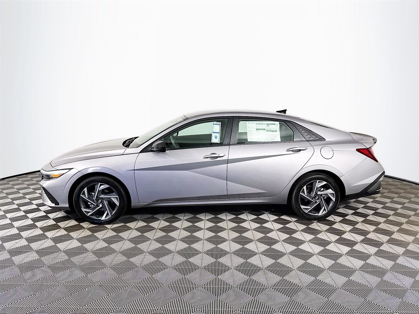 New 2025 Hyundai Elantra Sport image 4
