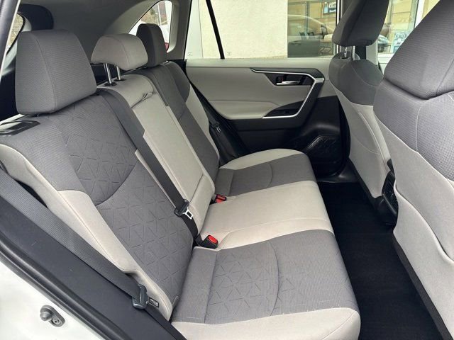 Used 2022 Toyota RAV4 XLE image 8