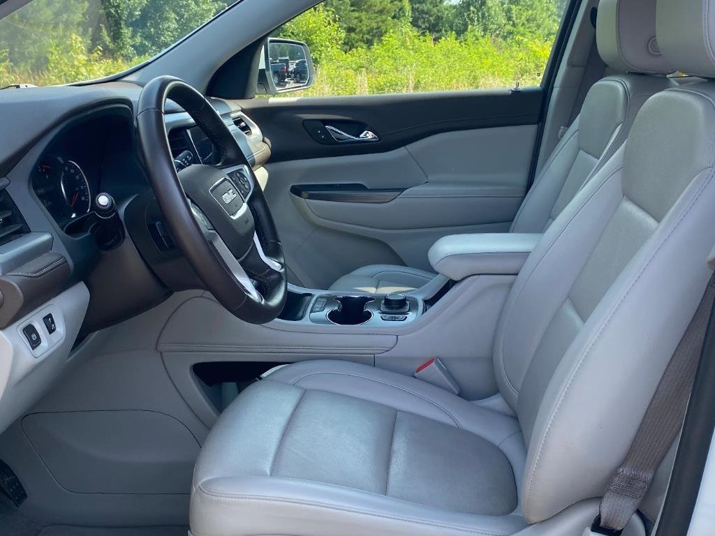 Used 2023 GMC Acadia SLT image 11