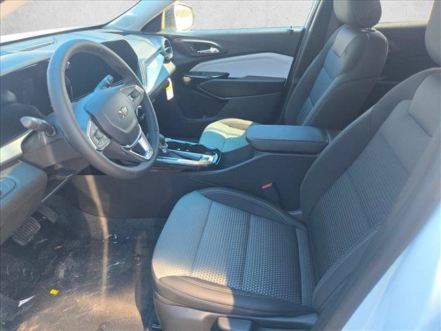 New 2026 Chevrolet Trax LT w/ Driver Confidence Package FWD image 11