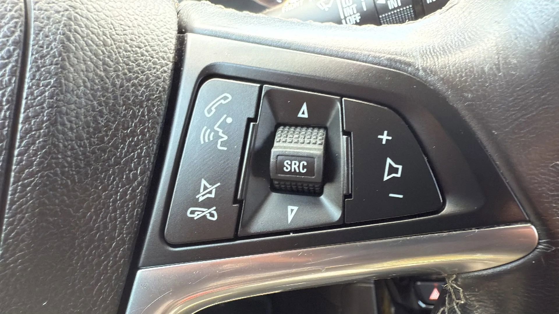 Used 2020 Buick Encore Preferred image 11