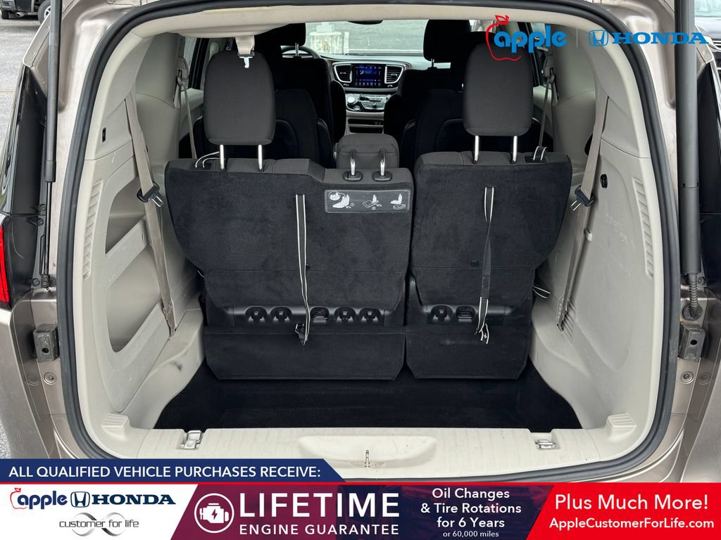 Used 2017 Chrysler Pacifica Touring FWD image 20