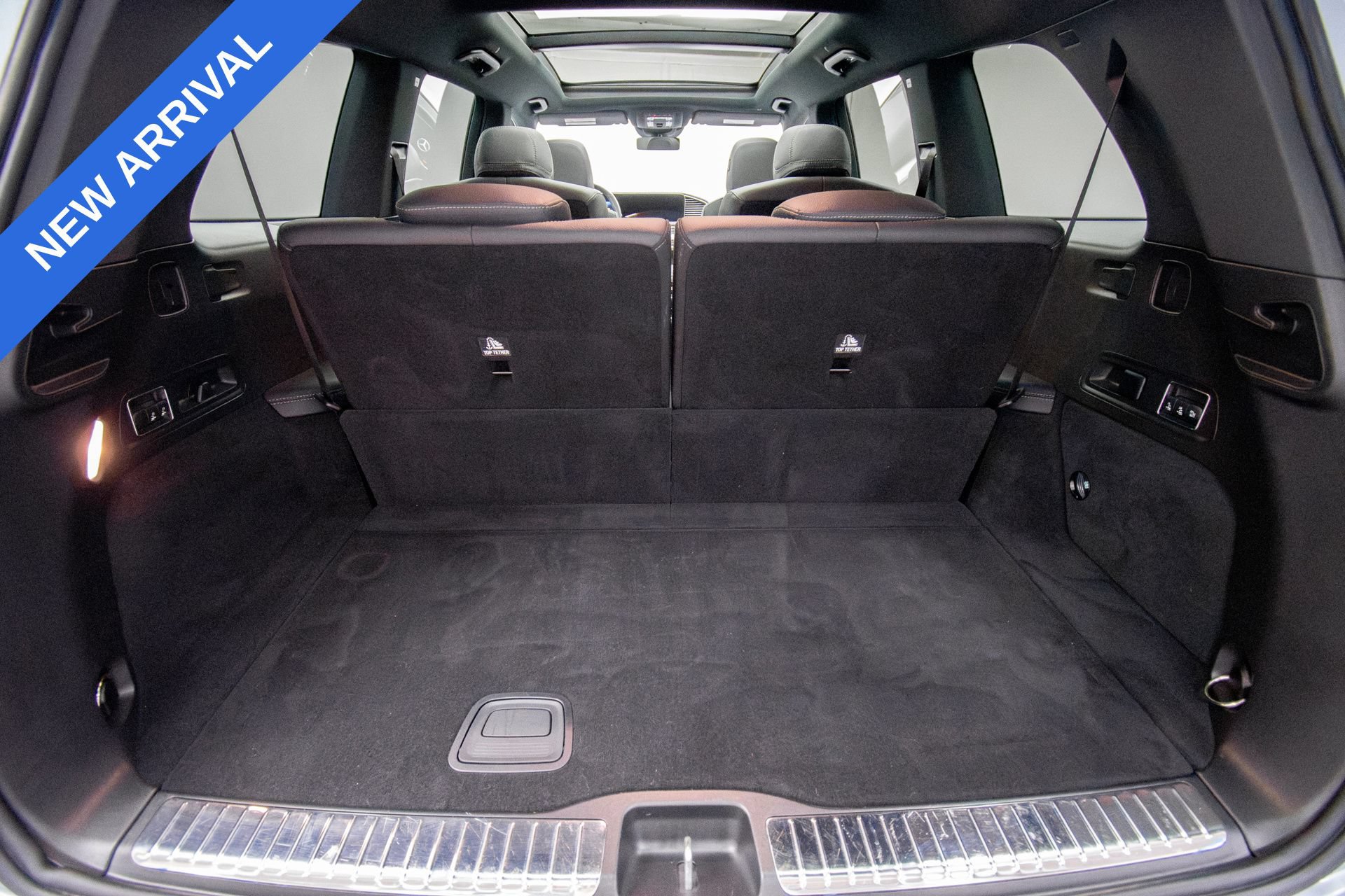 Used 2025 Mercedes-Benz GLS 450 4MATIC image 40