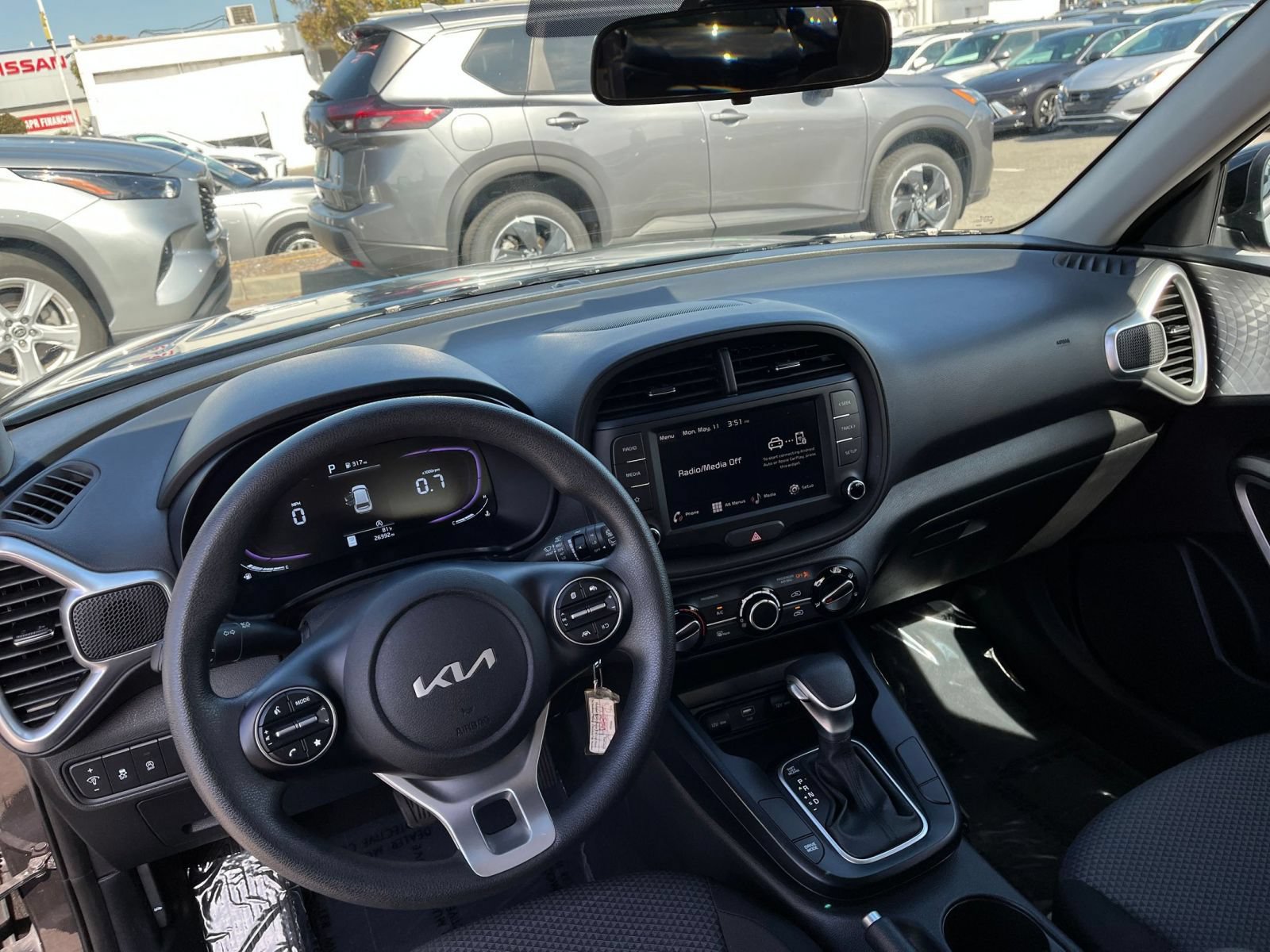 Used 2025 Kia Soul LX w/ LX Technology Package FWD image 33