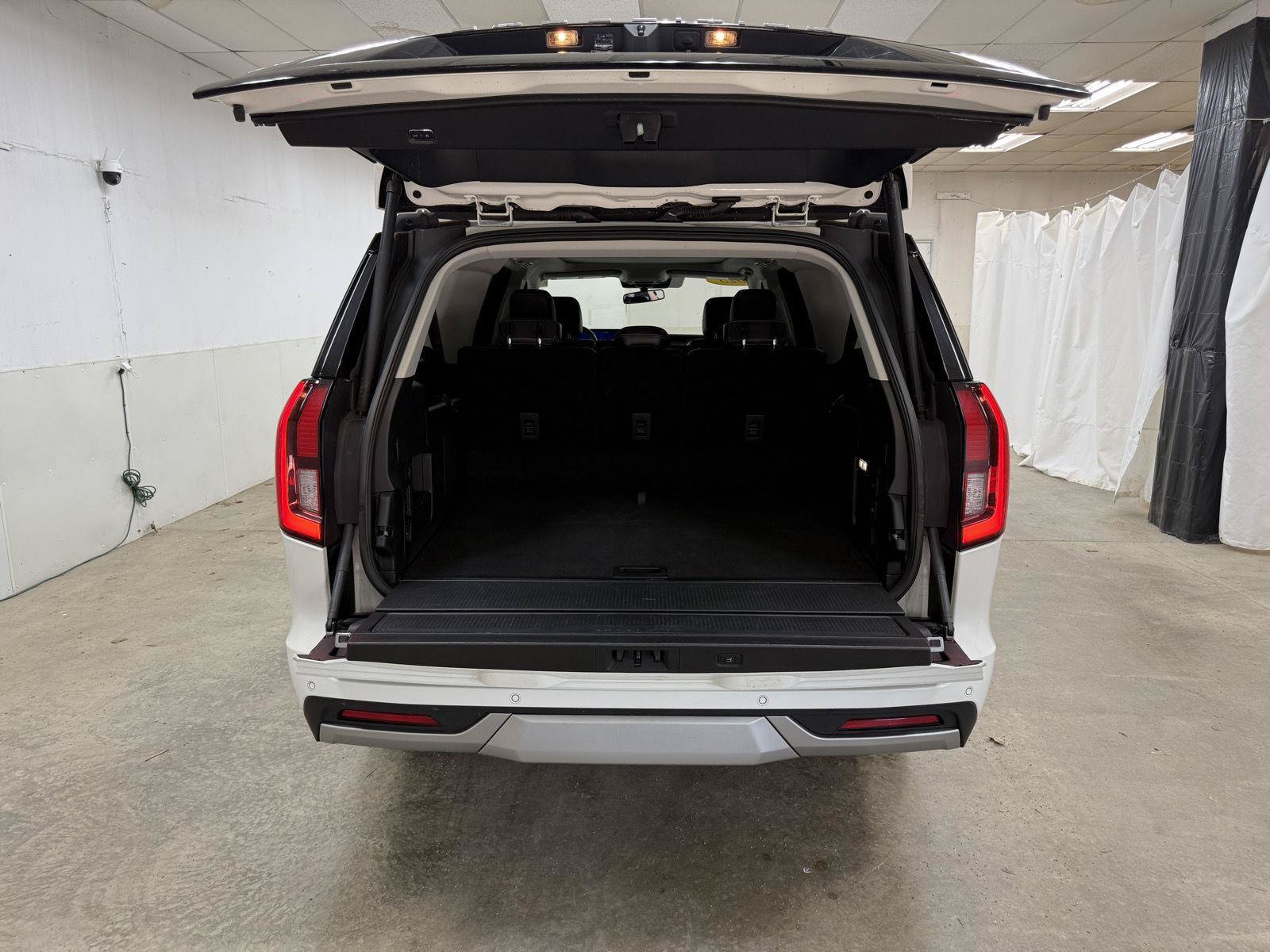 Used 2025 Ford Expedition Max Platinum AWD/4WD image 29