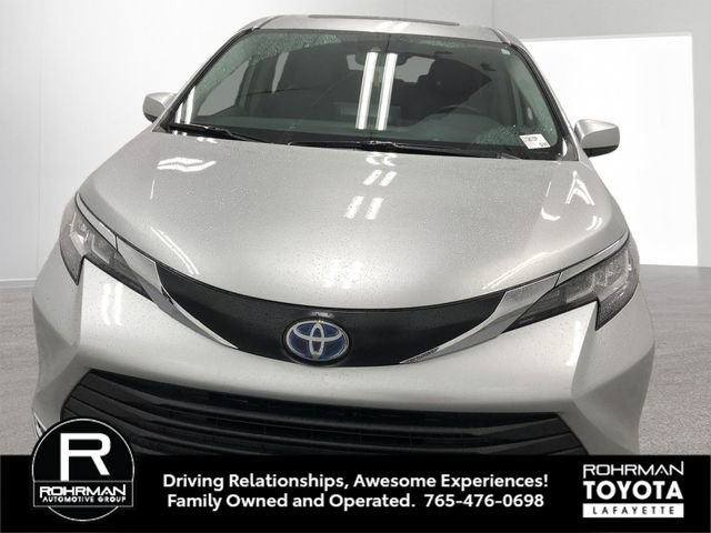Used 2023 Toyota Sienna XLE AWD/4WD image 10