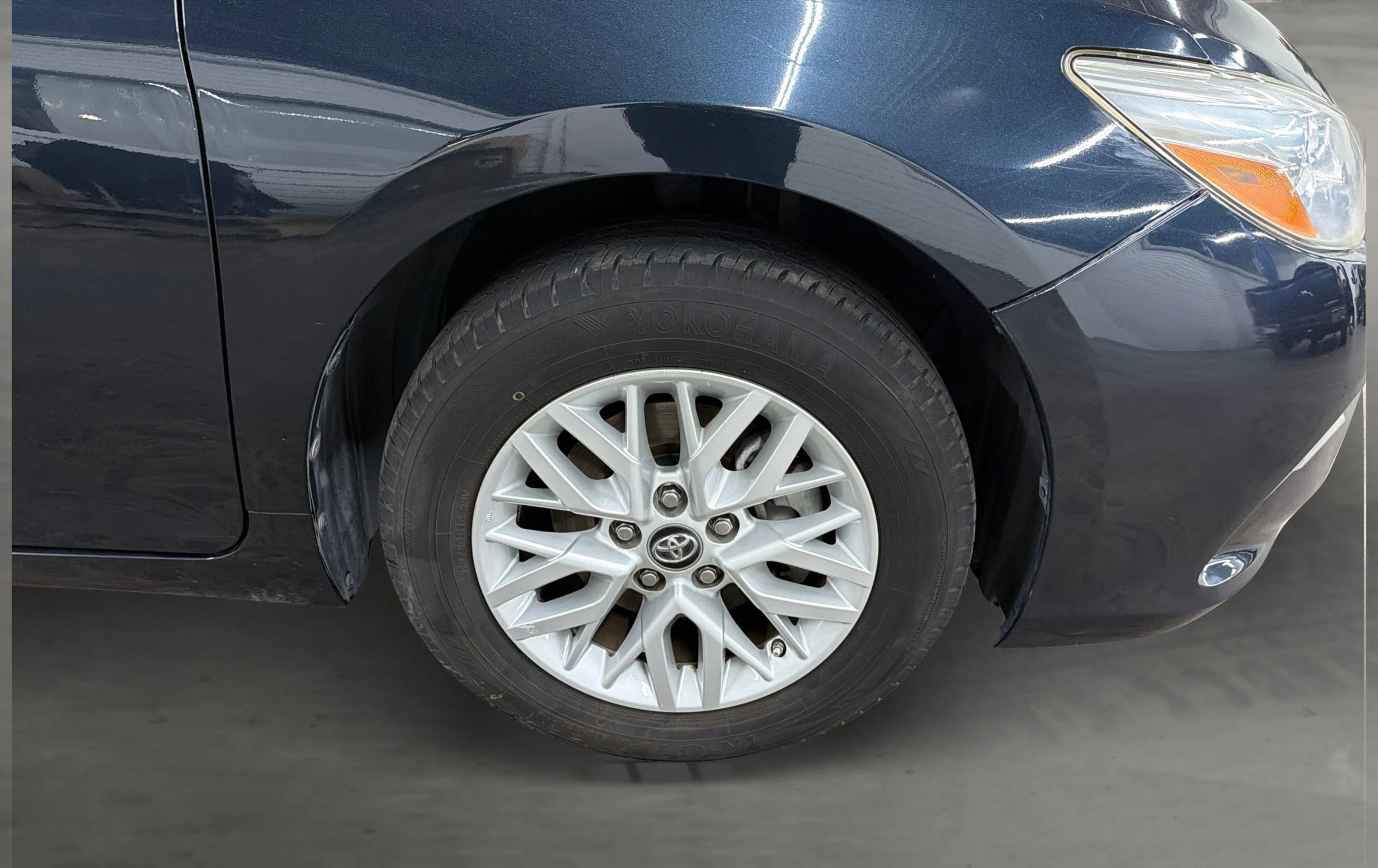 Used 2017 Toyota Camry LE image 17