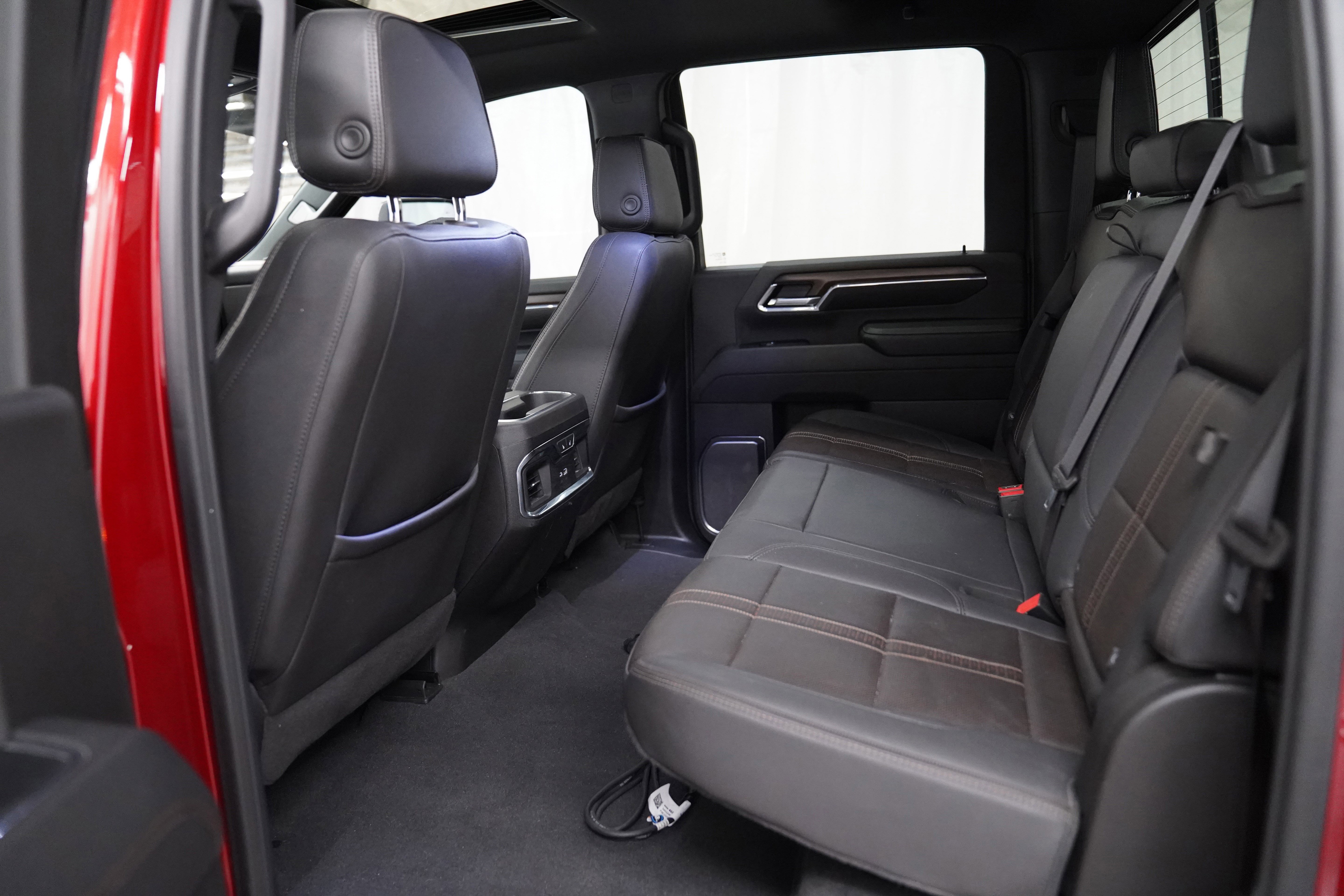 Used 2024 Chevrolet Silverado 3500 High Country w/ High Country Premium Package image 5