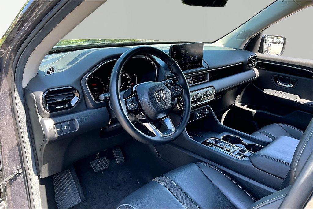 Used 2025 Honda Pilot EX-L image 14