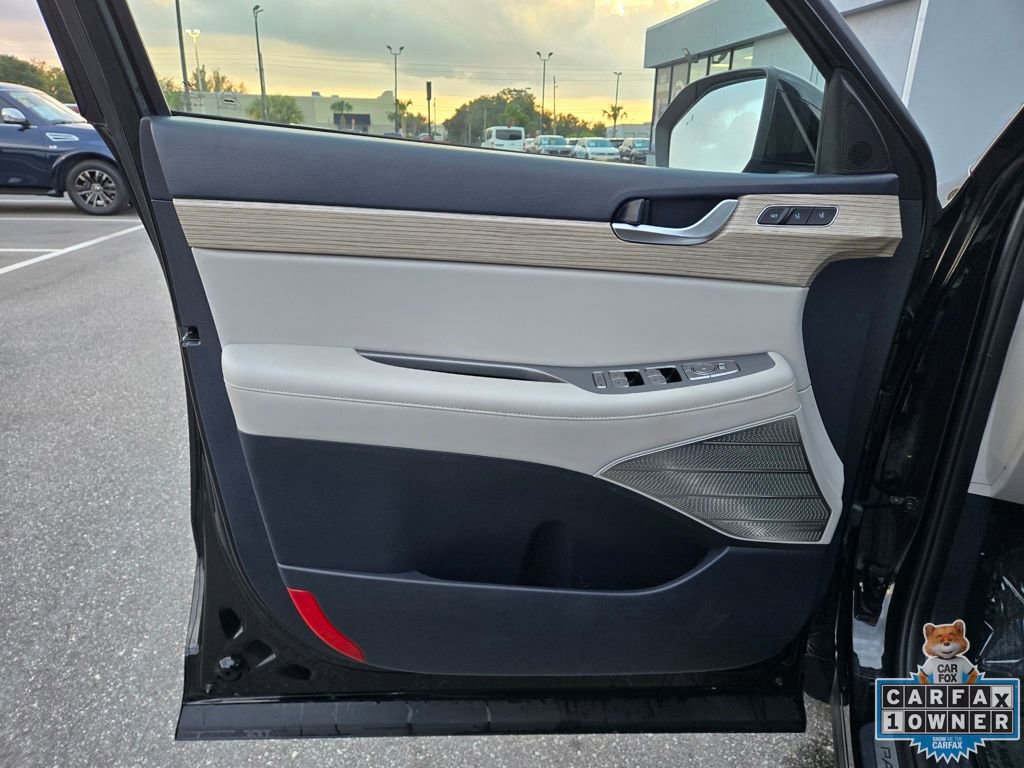 Used 2021 Hyundai Palisade Limited image 24
