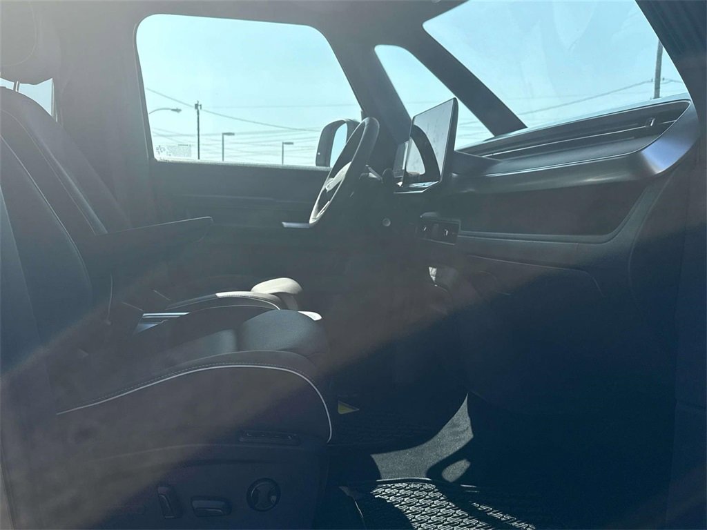 New 2025 Volkswagen ID. Buzz Pro S image 14