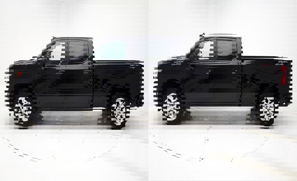 Used 2024 Chevrolet Silverado 1500 Custom AWD/4WD image 5