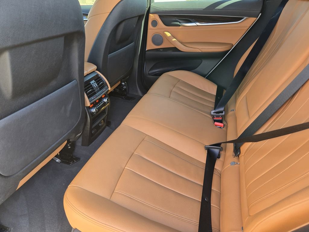 Used 2018 BMW X6 xDrive50i w/ M Sport Package image 31