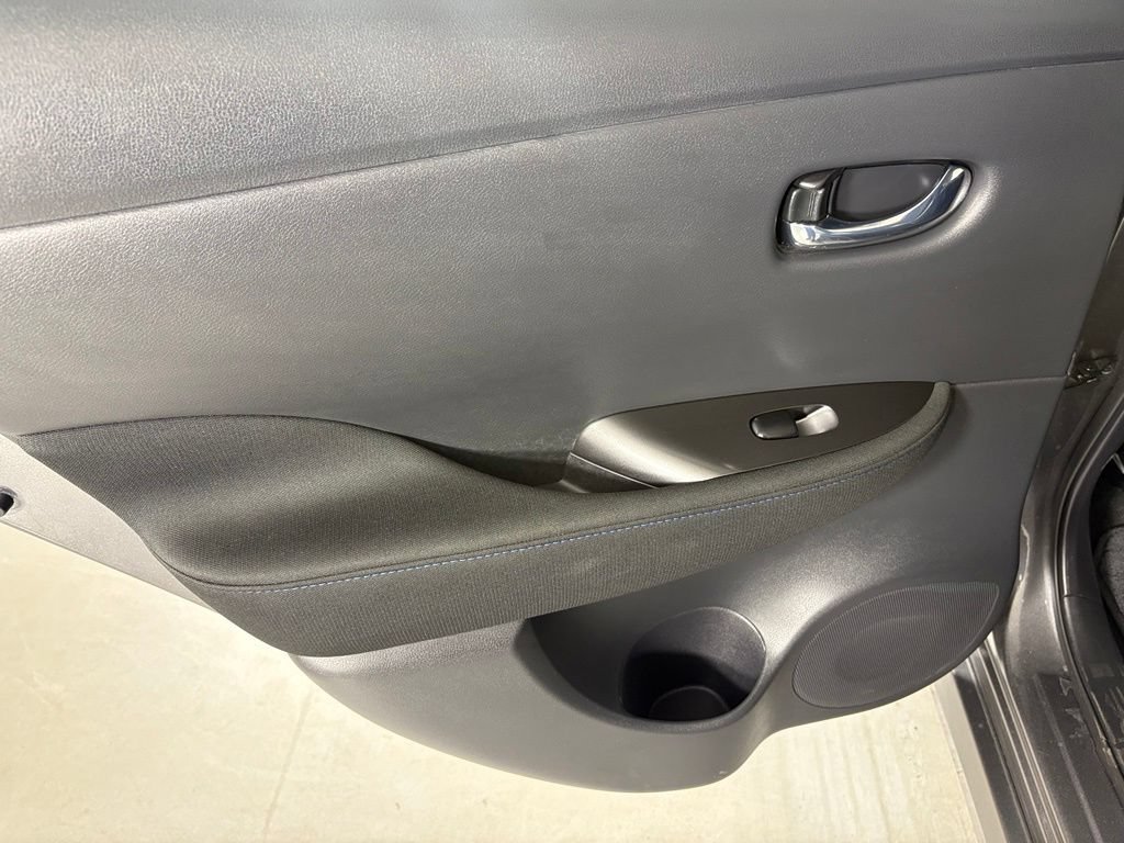 Used 2025 Nissan Leaf S FWD image 40