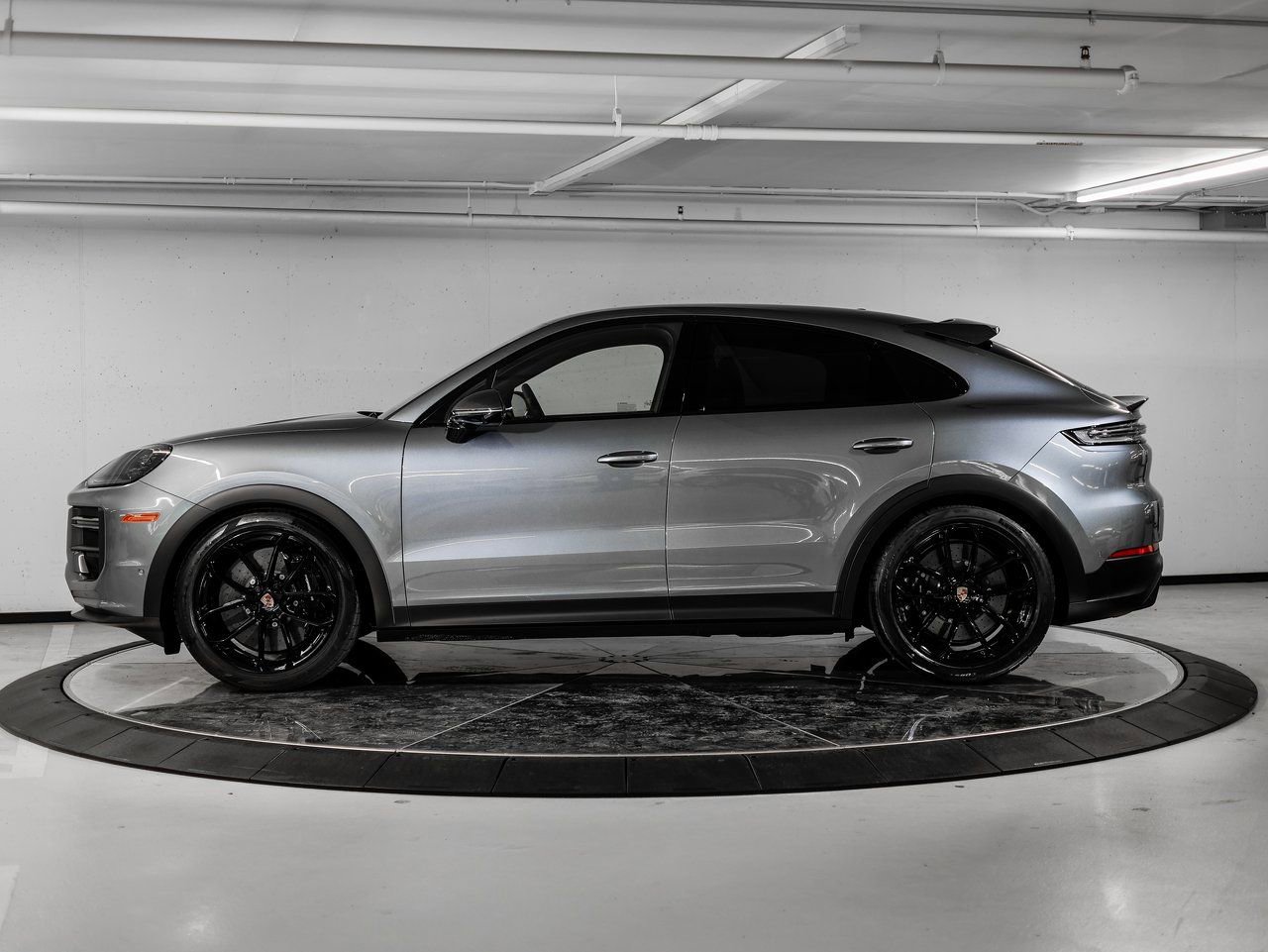 New 2026 Porsche Cayenne Turbo GT image 2