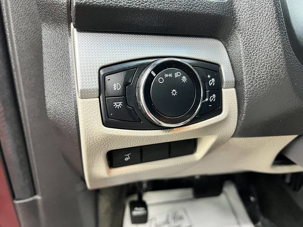 Used 2015 Ford Explorer XLT w/ Equipment Group 202A image 20