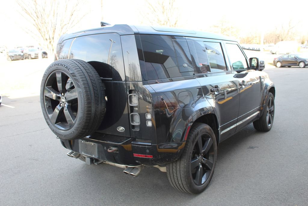 Used 2022 Land Rover Defender 110 V8 image 2