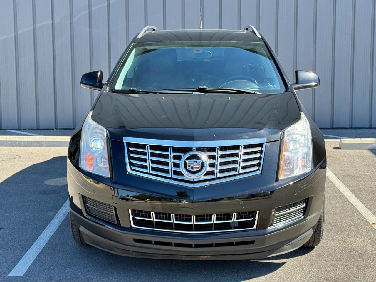 Used 2014 Cadillac SRX Luxury FWD image 2