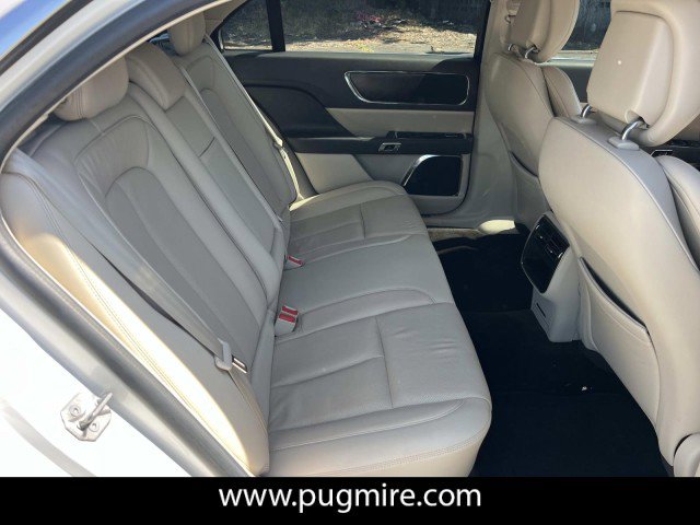 Used 2018 Lincoln Continental Select image 15