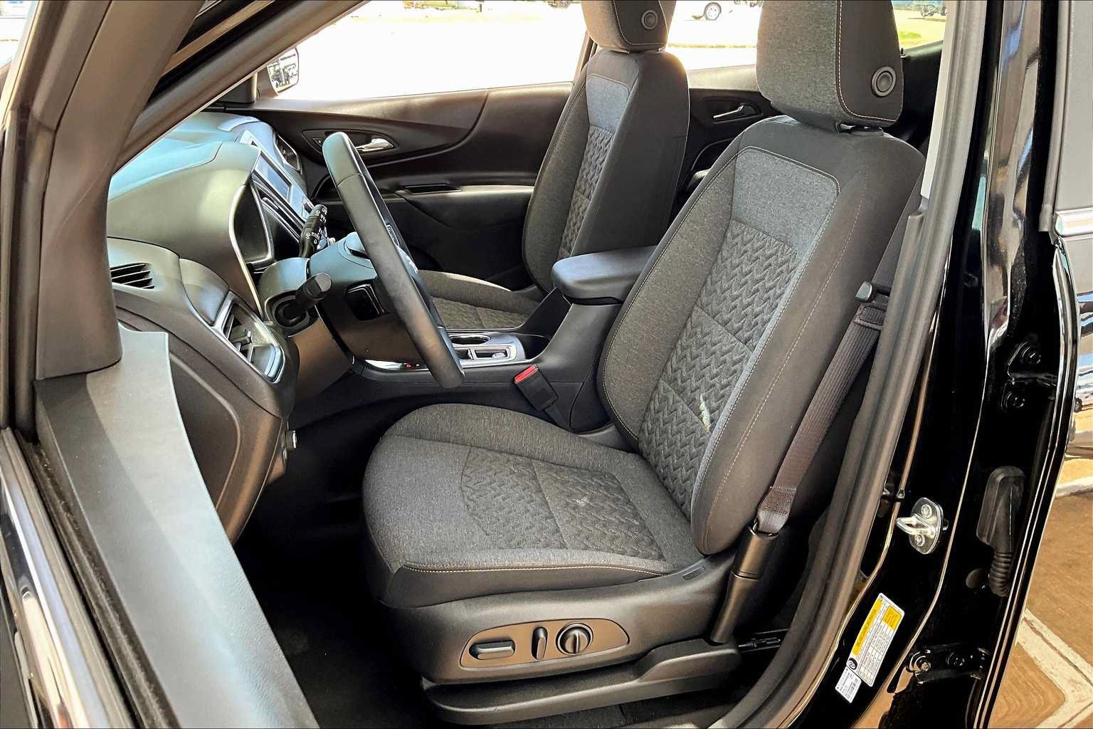 Used 2023 Chevrolet Equinox LT FWD image 8