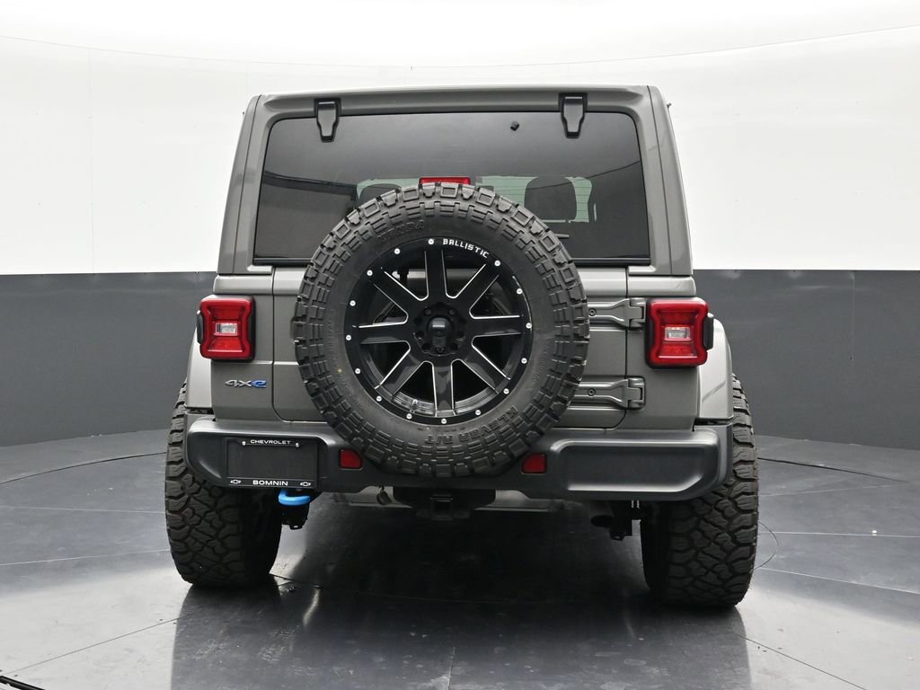Used 2022 Jeep Wrangler Unlimited Sahara AWD/4WD image 4