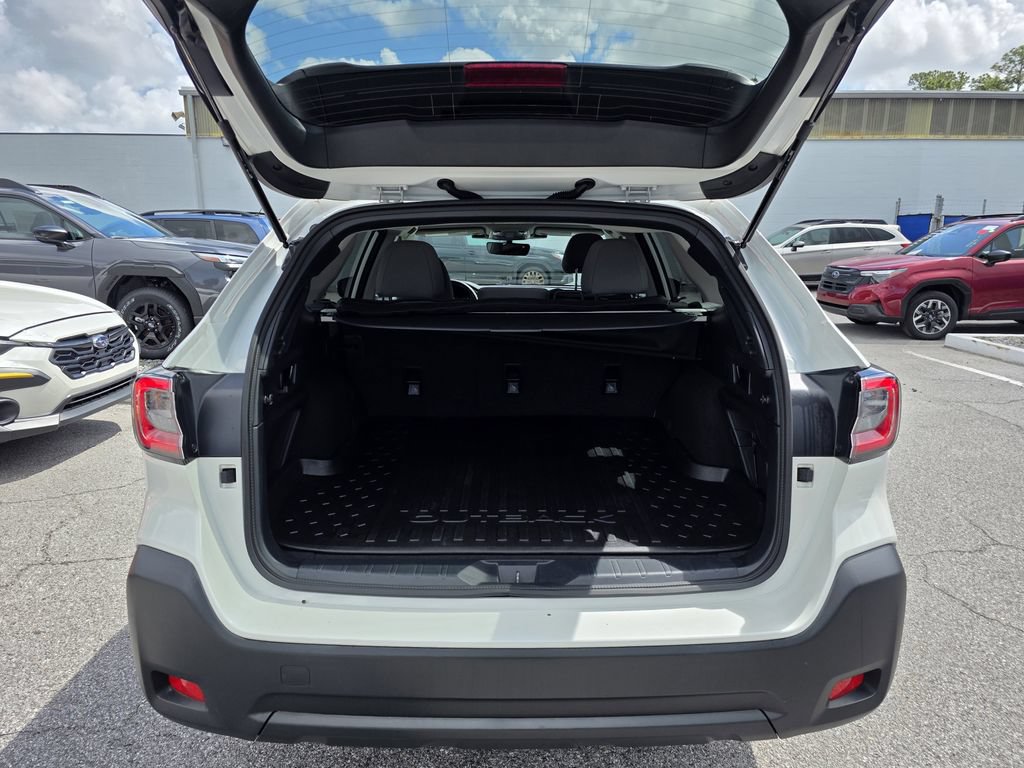 Used 2025 Subaru Outback Premium AWD/4WD image 8