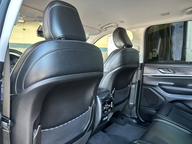 Used 2023 Jeep Grand Cherokee L Limited w/ Luxury Tech Group II image 21