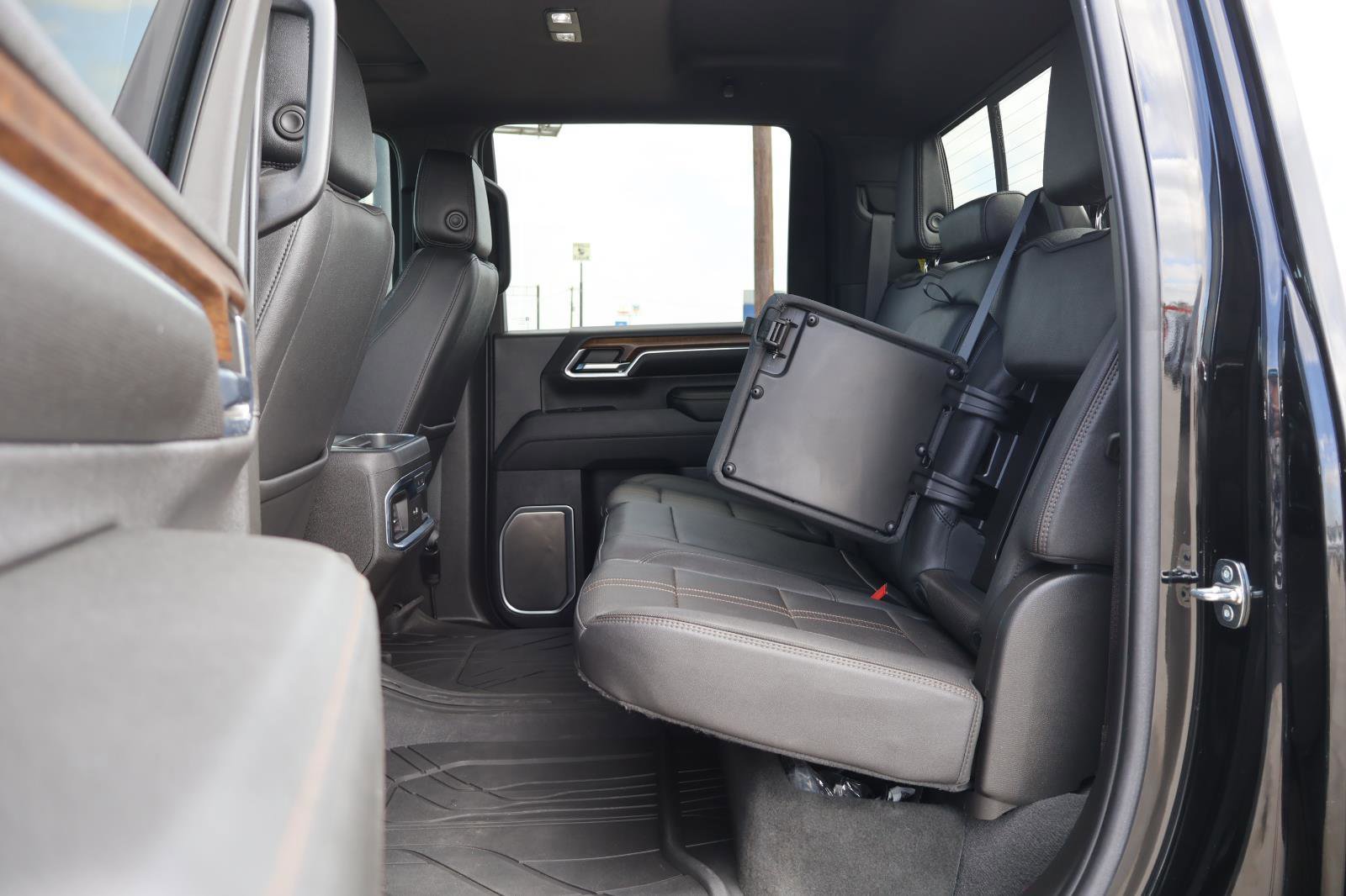 Used 2024 Chevrolet Silverado 2500 High Country w/ High Country Premium Package image 31