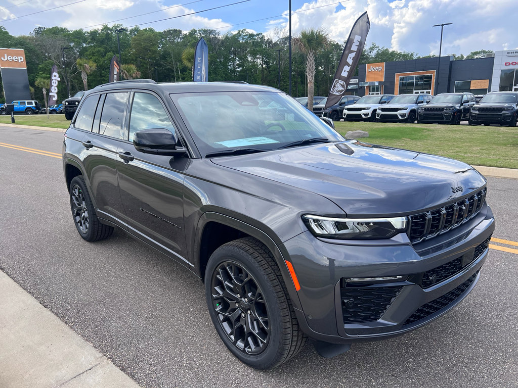 New 2026 Jeep Grand Cherokee Summit w/ Obsidian Package AWD/4WD image 1