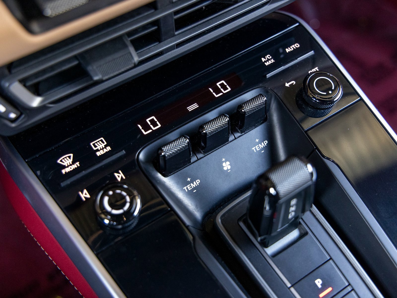 Certified 2022 Porsche 911 Turbo S image 36