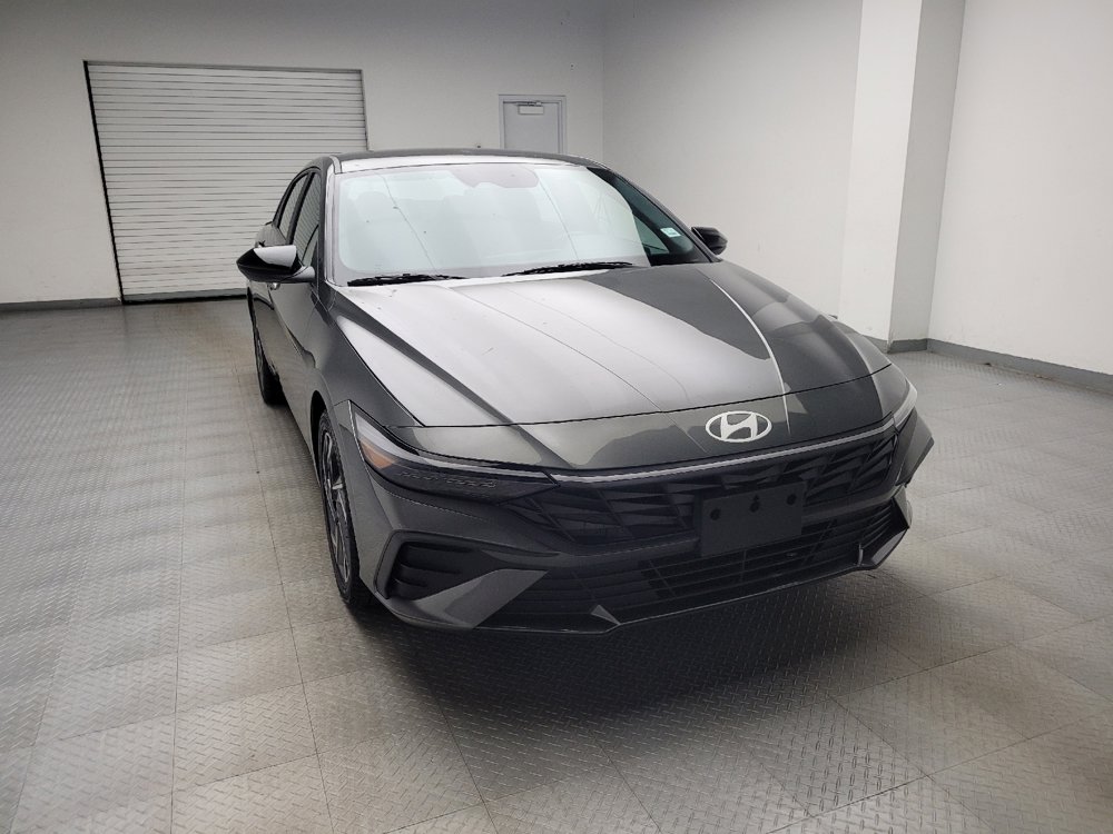 Used 2025 Hyundai Elantra Sport w/ Cargo Package FWD image 14