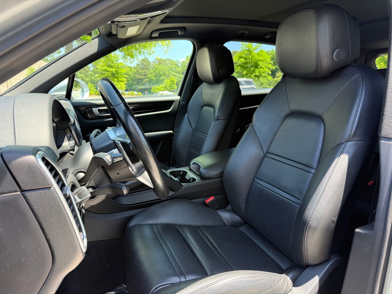 Used 2020 Porsche Cayenne AWD/4WD image 36