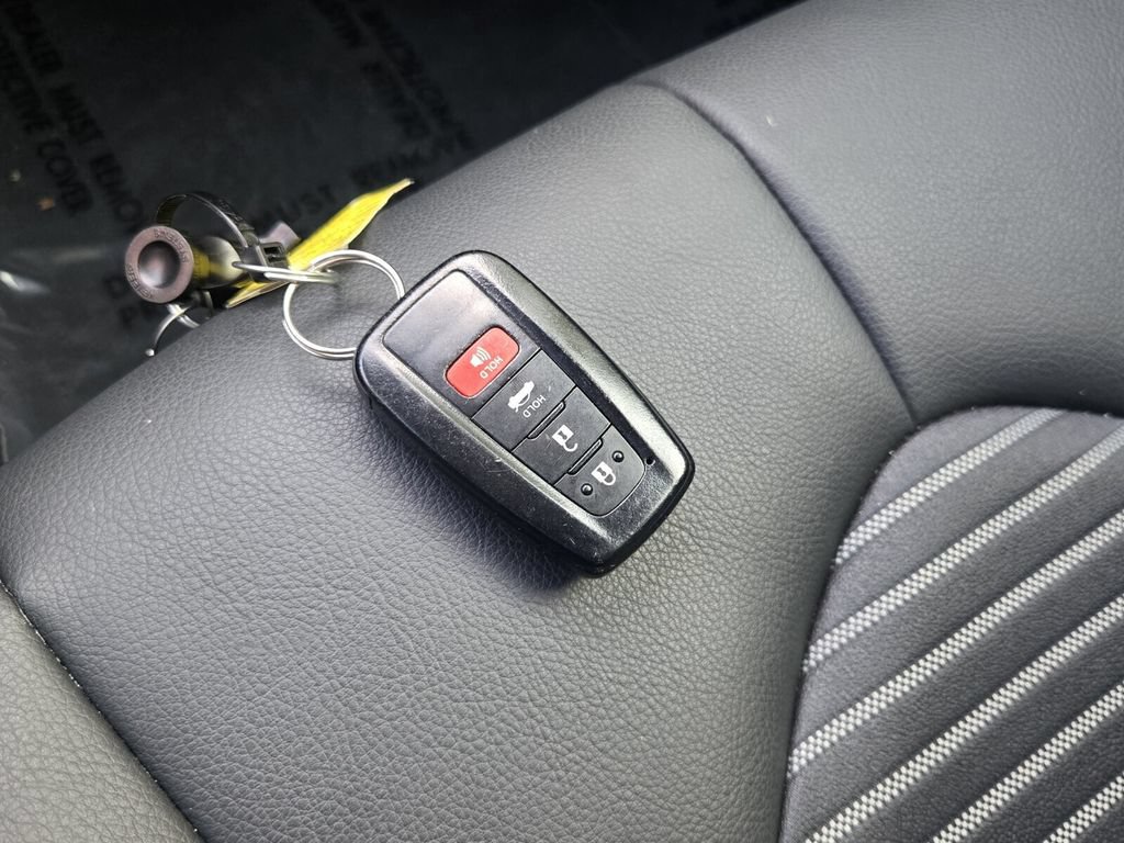 Used 2024 Toyota Camry SE w/ Convenience Package FWD image 20