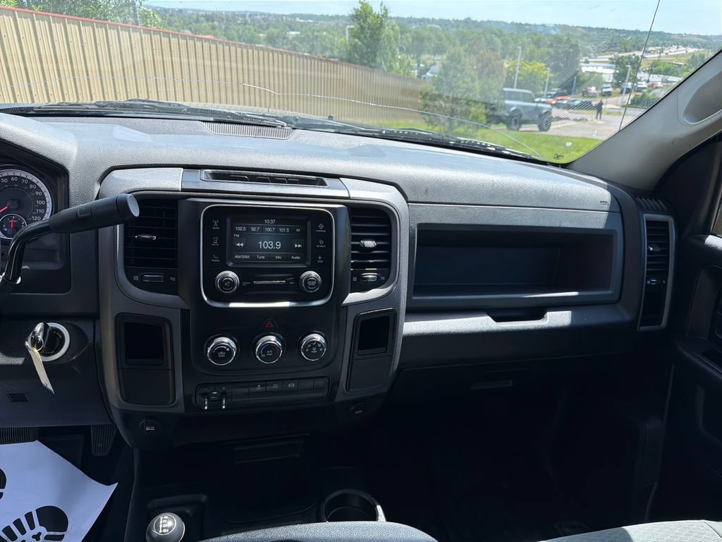 Used 2018 RAM 3500 Tradesman w/ Chrome Appearance Group AWD/4WD image 17