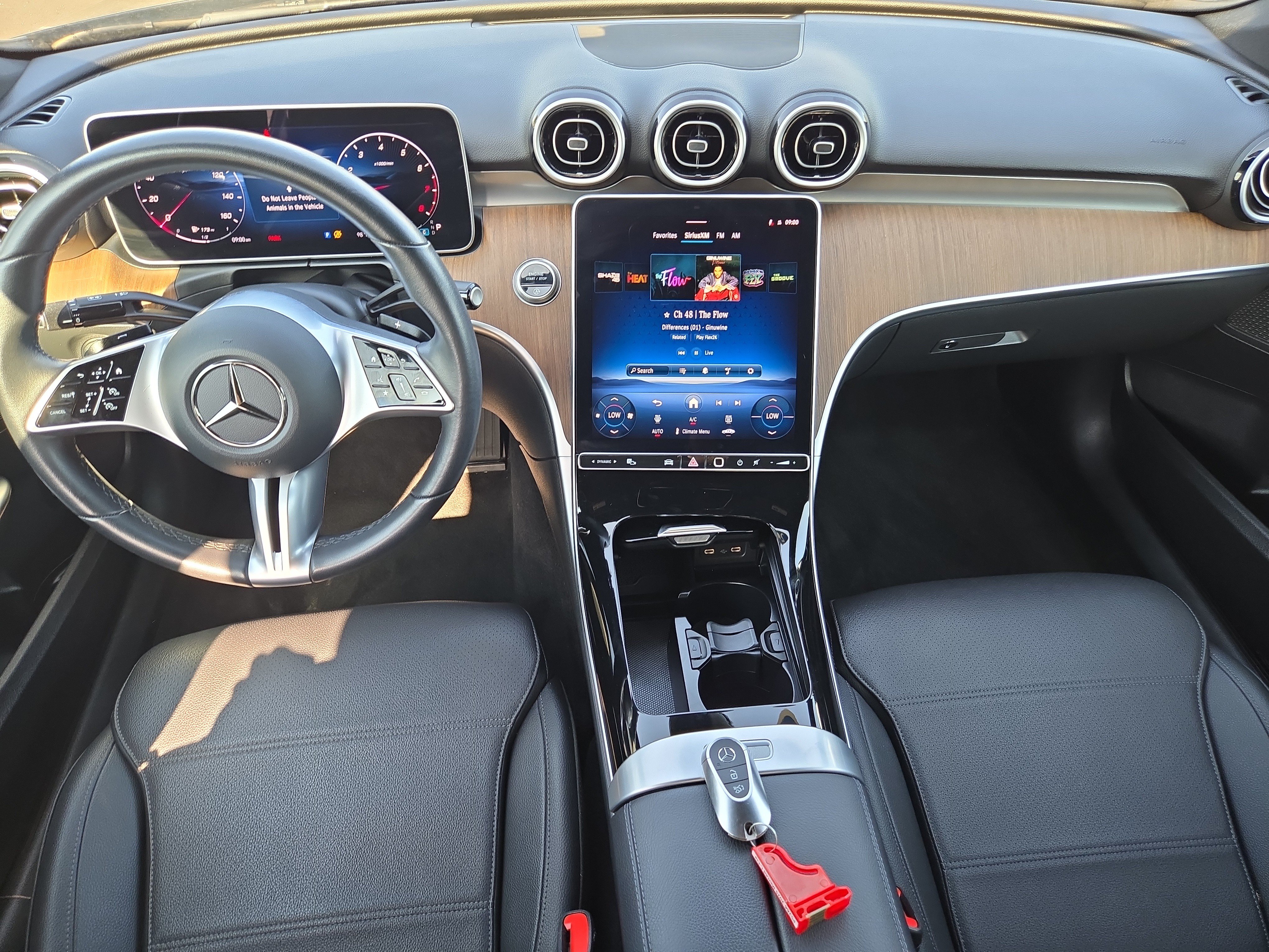 Used 2025 Mercedes-Benz C 300 4MATIC Sedan image 20