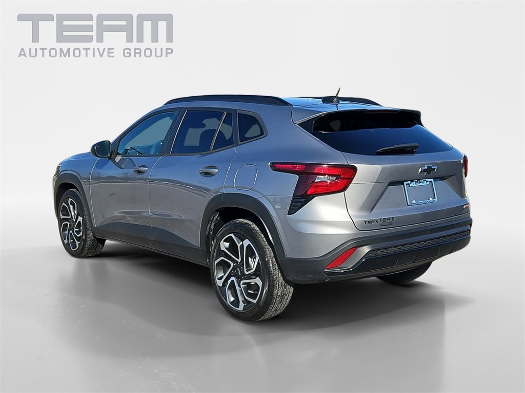 Used 2024 Chevrolet Trax RS w/ Sunroof Package image 5