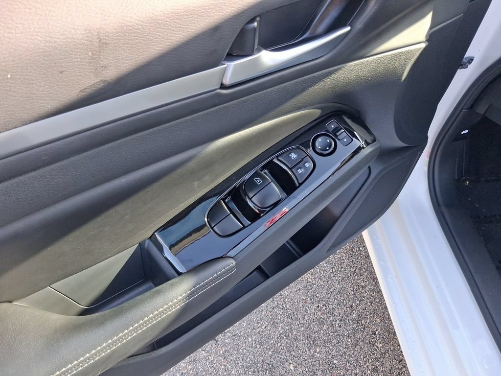Certified 2023 Nissan Altima 2.5 SV FWD image 18