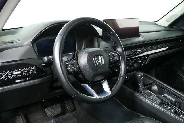 Used 2024 Honda Accord Touring image 4