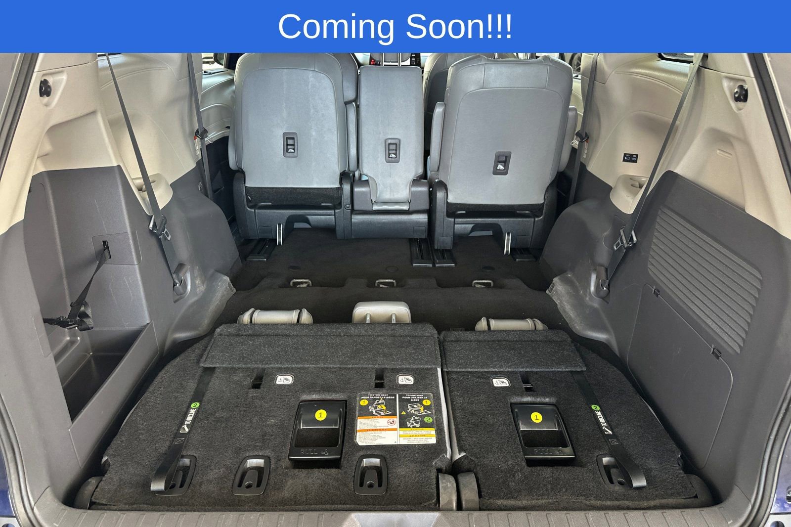 Used 2023 Toyota Sienna XLE image 17